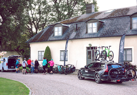 cyklar utanför Hooks Herrgård