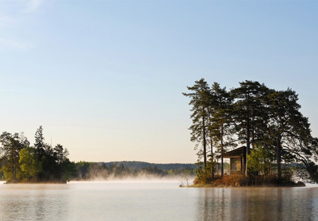 Lusthus på egen ö hos Ramoa, Ramkvilla.