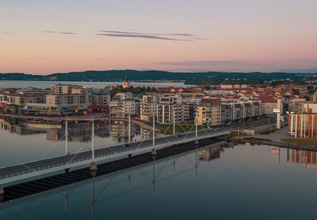 jönköping city med bro över vatten