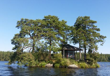 litet hus på ö i småland