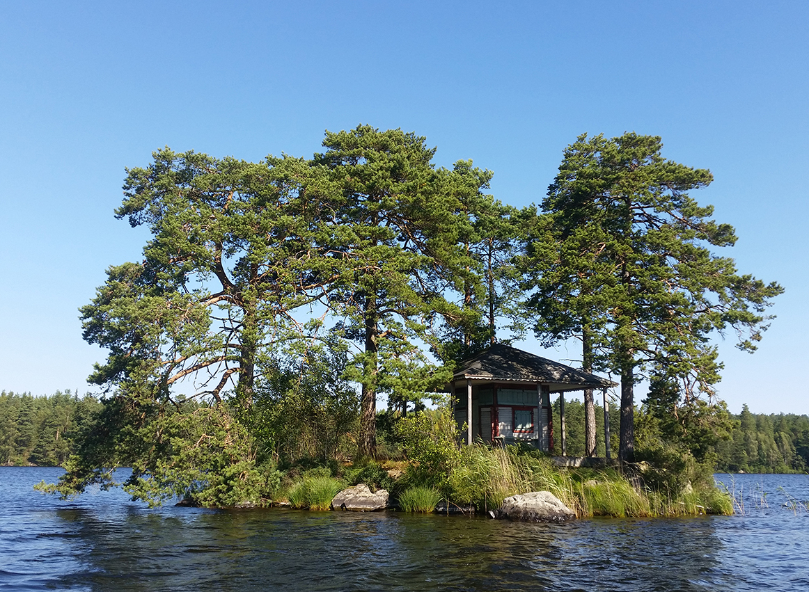 litet hus på ö i småland